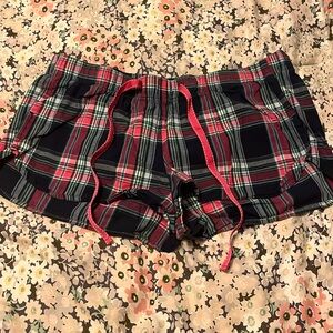 Women’s pink and blue plaid Old Navy pajama shorts